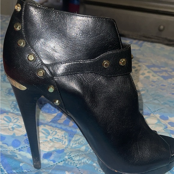 Micheal Kors Studded Platform heels worn 2x - Picture 2 of 2